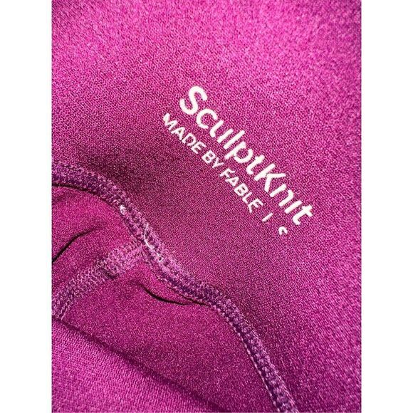 Beautiful BUNDLE OF TWO SCULPTKNIT by FABLETICS Women's Workout Compression Legg - Picture 6 of 10